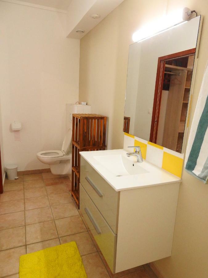 Gite Citronnelle Bouillante Luaran gambar